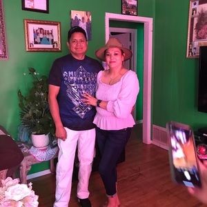 Meet your Posher, Elia